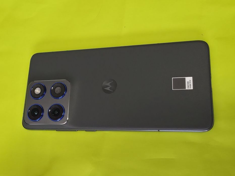 НЕАКТИВИРАН 512GB Motorola EDGE 70 Yettel Гаранция 2029г. Grey | Сив
