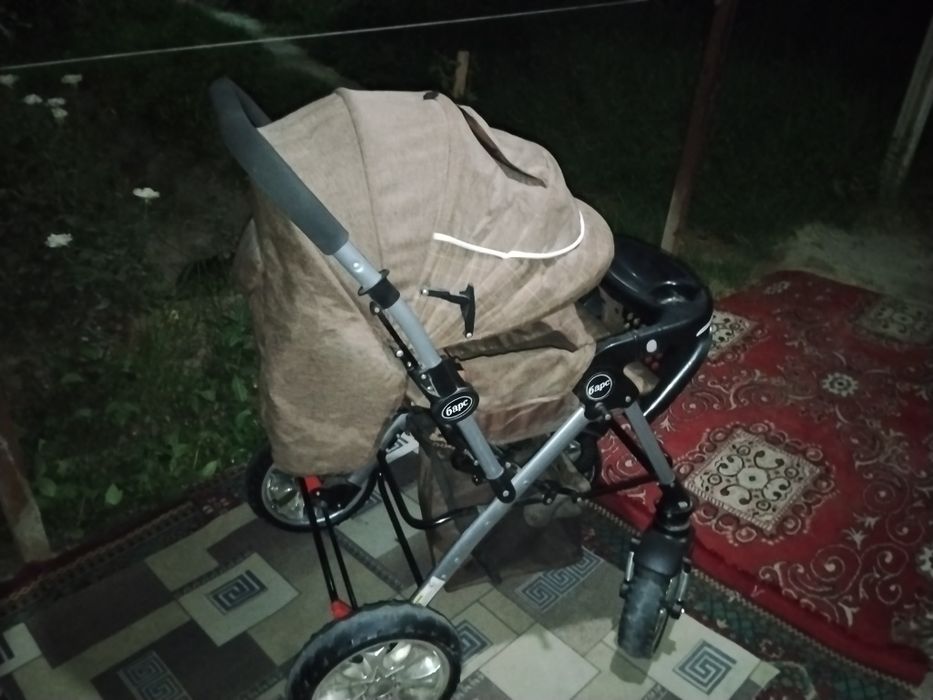 Коляска новая + подарок