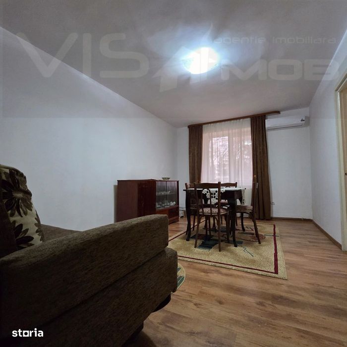 Apartament cu 3 camere - De vânzare