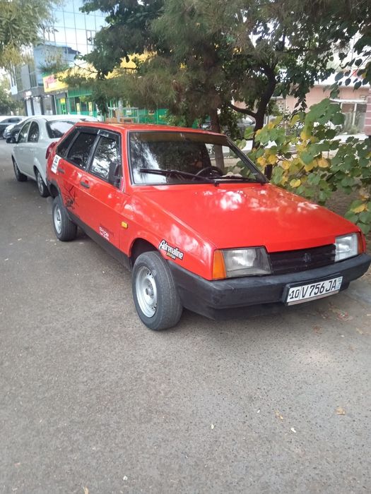 Lada 2109 sotiladi