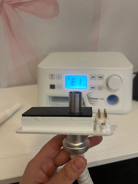 Marathon cyclon vac-електрическа пила с вграден прахоуловител.