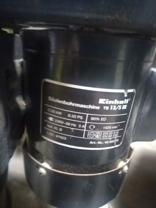 Настолна бормашина със менгеме.
400W / 1400 об.мин
Комплект с менгеме
Отрезната машина за плочки е предназначена за линейно рязане на плочки,