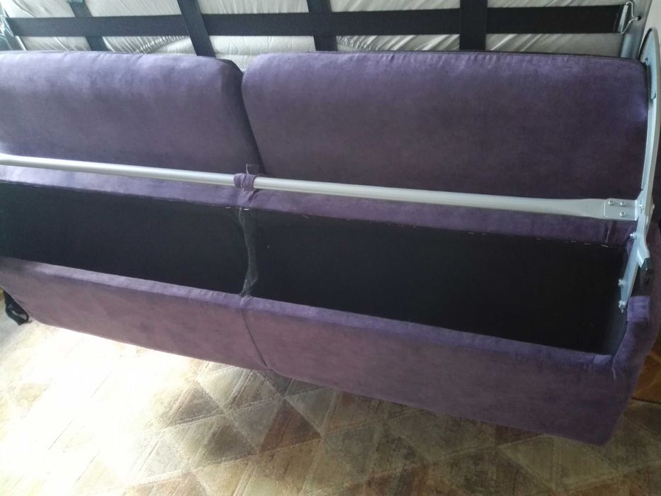 Продавам разтегателен диван "Орегон"