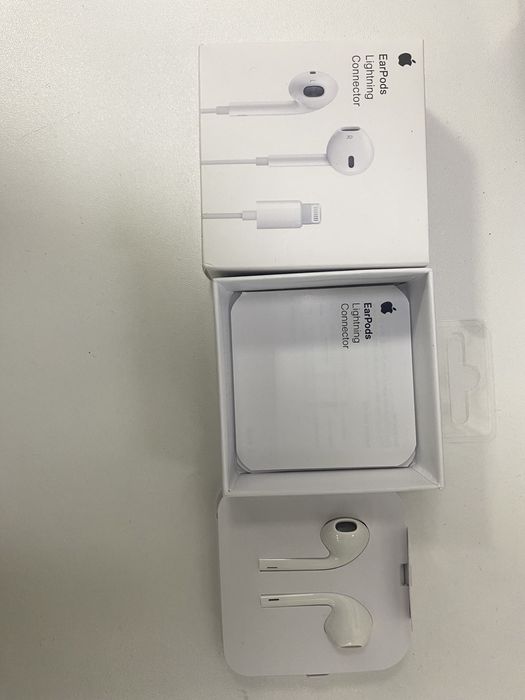 Продам наушники для айфон оргинал