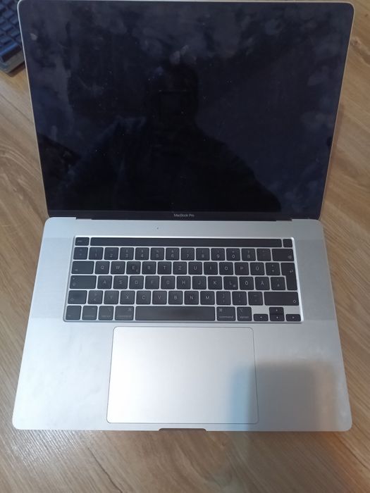 Macbookpro A2141 Emc 3347 2019 Defect pentru piese