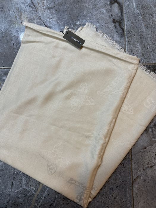 Шалове на Louis Vuitton