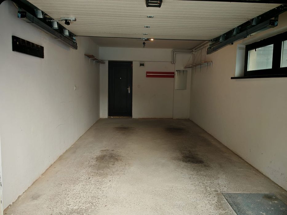 Închiriez Garaj Auto 20mp în complex Anotimpuri - Împărat Traian