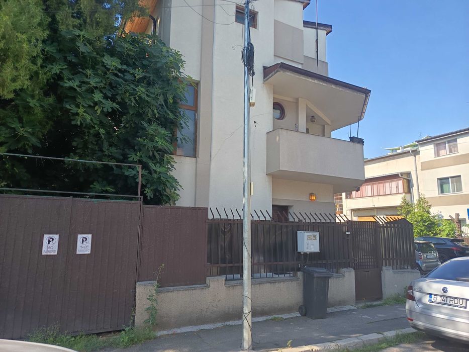 vila 150 mp tineretului, renovata, centrala proprie, curte plus 3 locuri parcare
