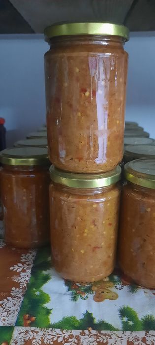 Zacuscă de vinete făcută la ceun.