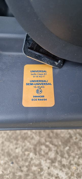 Scaun auto pentru copii Coccolle Rhea  roșu