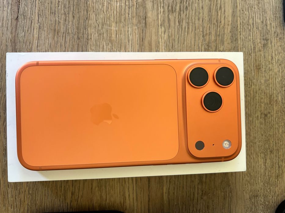 iPhone 17 Pro Max 512GB Cosmic Orange !