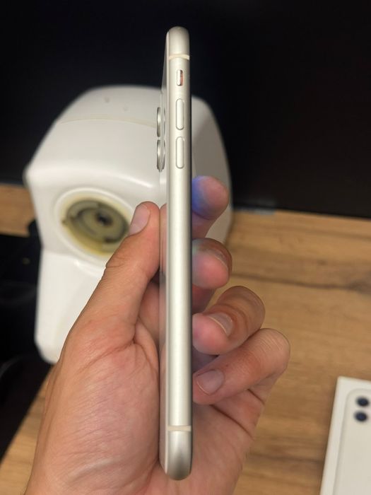 Iphone 11 память 128gb акб 71%