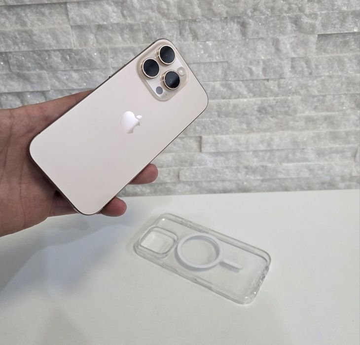 iPhone 16 Pro 256GB. NOU !! 5 cicluri de incarcare