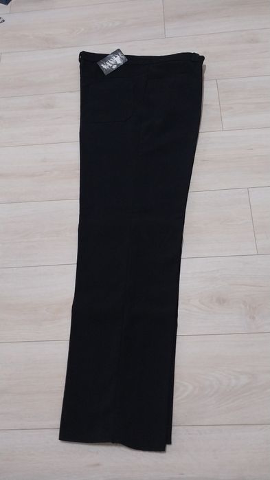 Брюки женские класические чёрного цвета новые  52- 54 размер