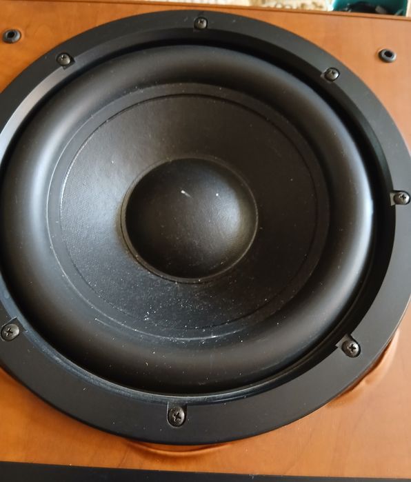 Активен SUB  JAMO SUB 1810 10" 180W за 170EU.
