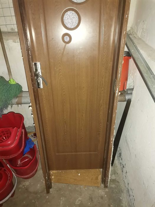 Ușă interior pentru baie