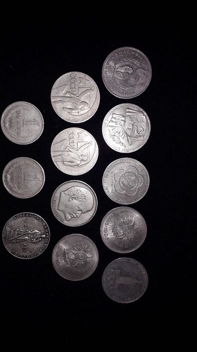 Продам старые монеты.