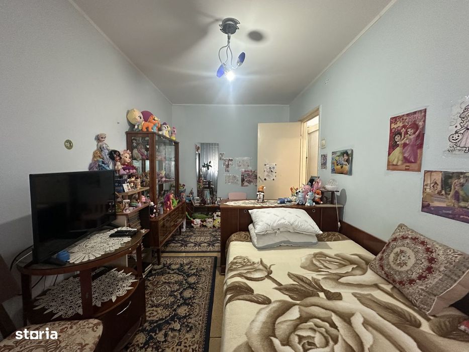 Agentia imobiliara VIGAFON vinde apartament 3 camere Malu Rosu