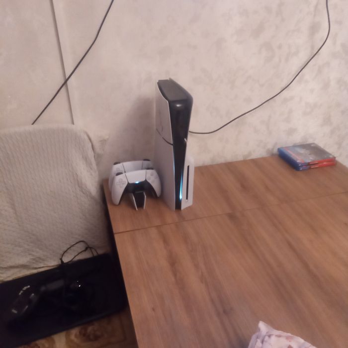 Продам Плейстейшен 5 слим