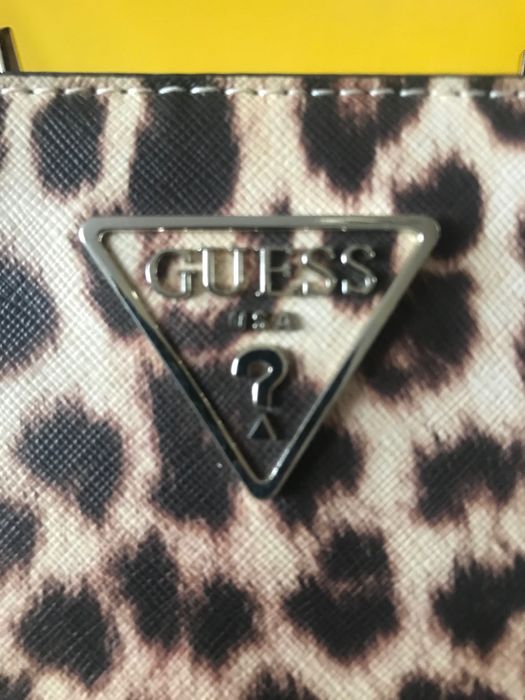 GUESS-оригинална дамска чанта!Топ цена 100лв!