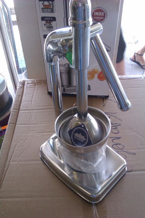 Ръчна цитрус преса, машина за фреш, сокоизтисвачка НОВИ с 2 год. гаран