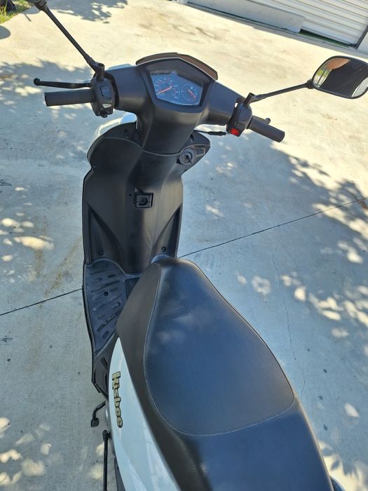 Продава се скутер peugeot kisbee 50 cc