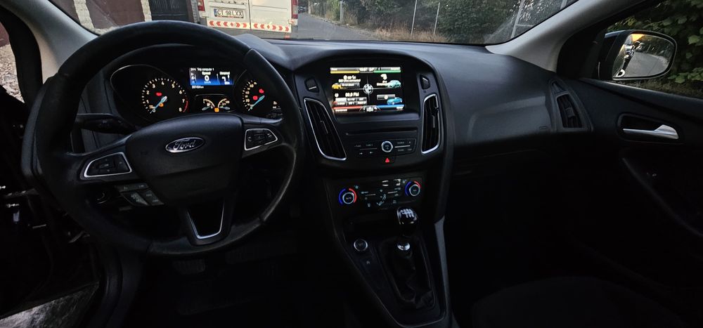 FORD Focus 2015 — imagine 4