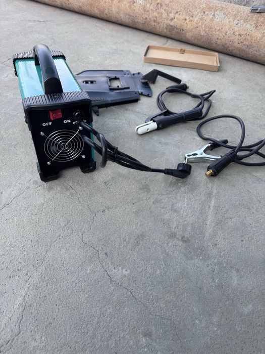 Продаётсия сварочный аппарат УРОЛМАШ ММА-600