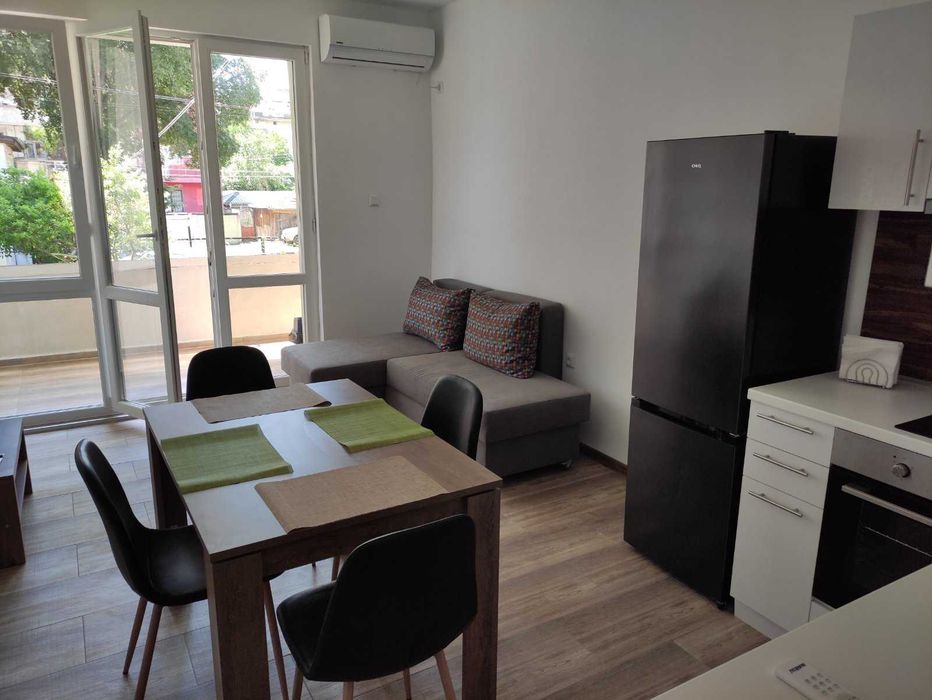 Дава се под наем Тристаен апартамент в Бургас, Център - 85 кв.м за 433.5 € - Снимка #5