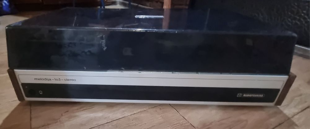 Продам радиопроигрователь RADIOTEHNIKA 103