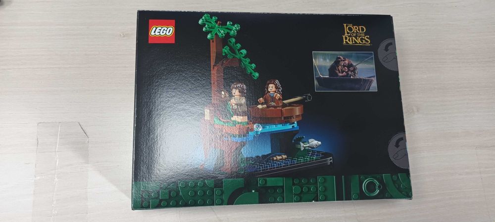 Продавам lego 40761