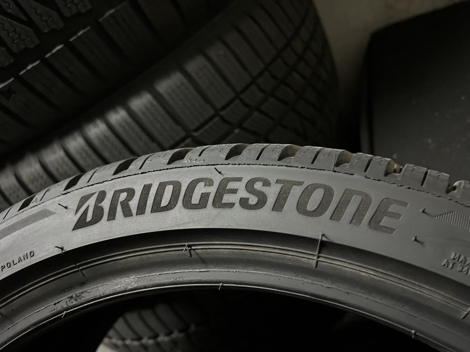 225/40/18 Bridgestone зимни гуми
