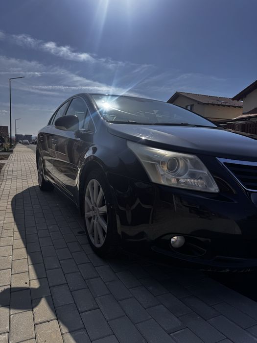 De vanzare Toyota Avensis sau schimb cu rulota 2-3 persoane
