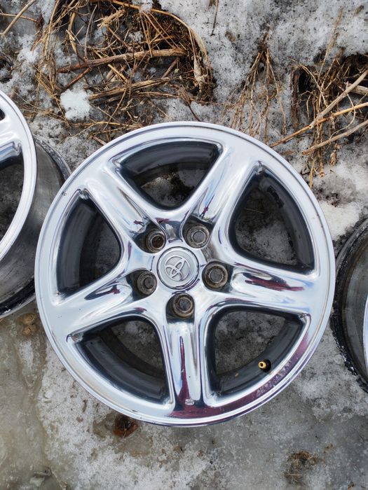 Продам литые диски на 16