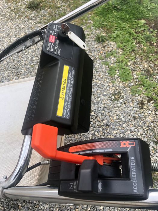 Masina de tuns iarba Honda