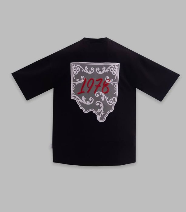 Страхотни тениски , овърсайз,  унисекс 
INFINGTER 
Най-висок клас материя и
изработка
Размери  S M L XL 2XL 
Всеки един артикул разполага с QRкод за
п