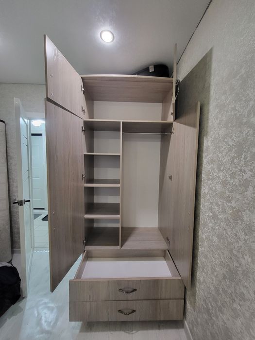 Продам отличный шкаф