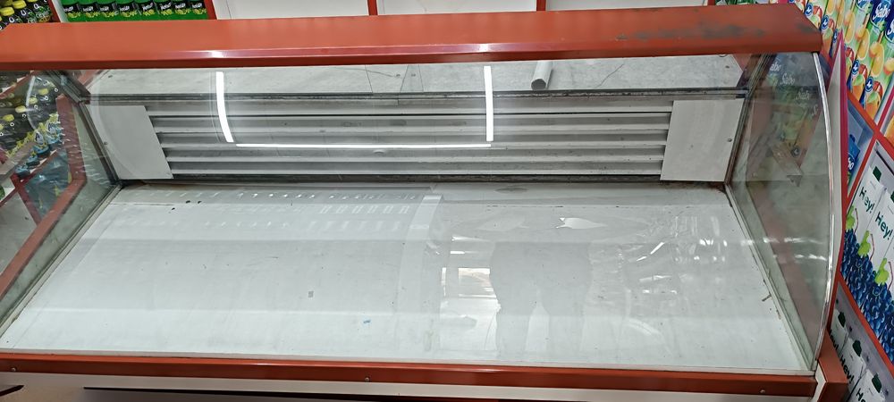Витрина холодильник