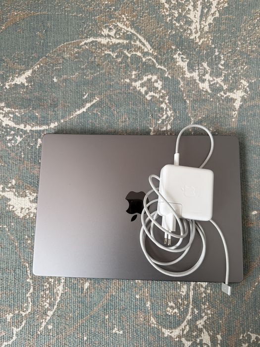 Laptop apple M1 Pro