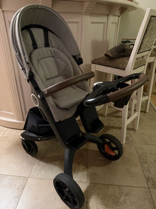Carucior Stokke explorer v6 cu landou nou si parte sport