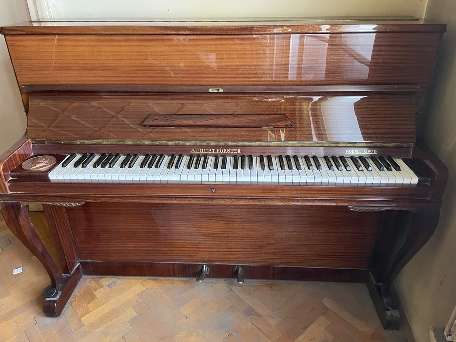 Оригинално немско камерно пиано August Forster