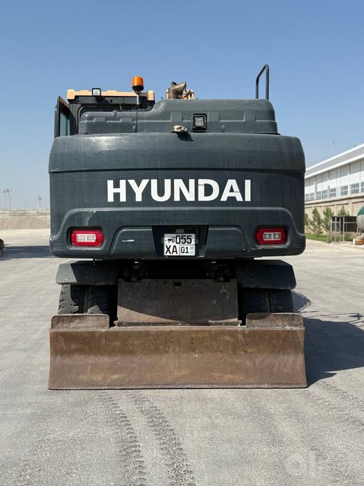 колесный экскаватор Hyundai HW145
