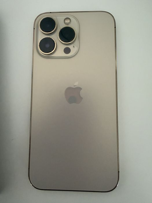 IPhone 13 Pro  в кутия с оригинални аксесоари