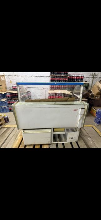 Витринный холодильник