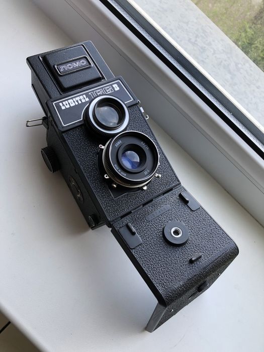 Фотоаппарат “Любитель” среднеформатный.