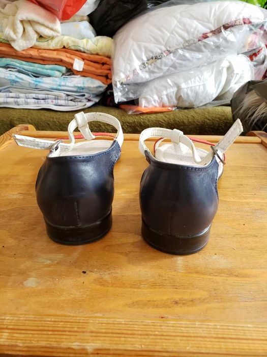 Сандали естествена кожа с тънки каишки