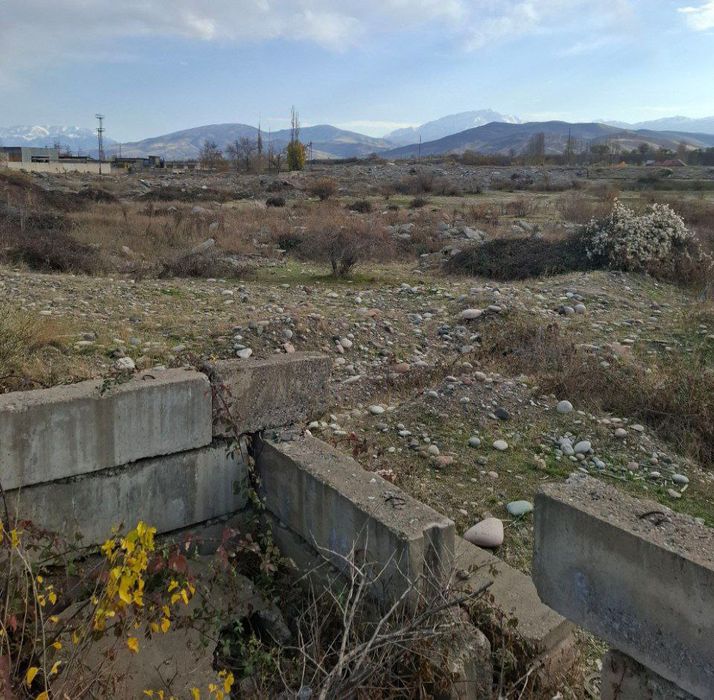 Продаётся земельный участок с ЖД