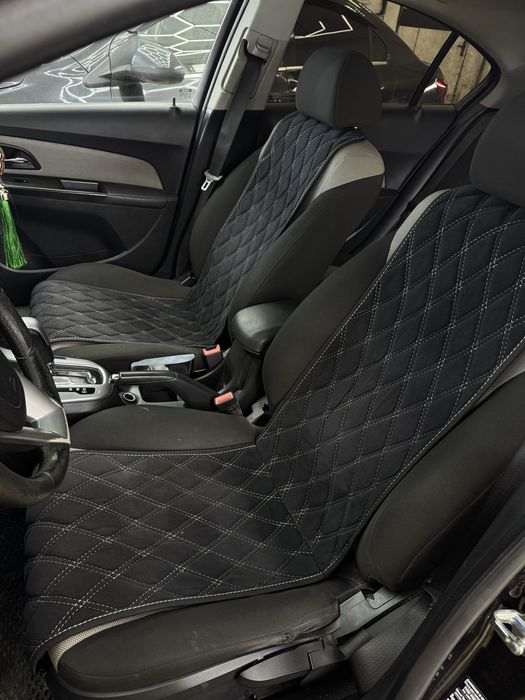 Продам два передних галстука чехол