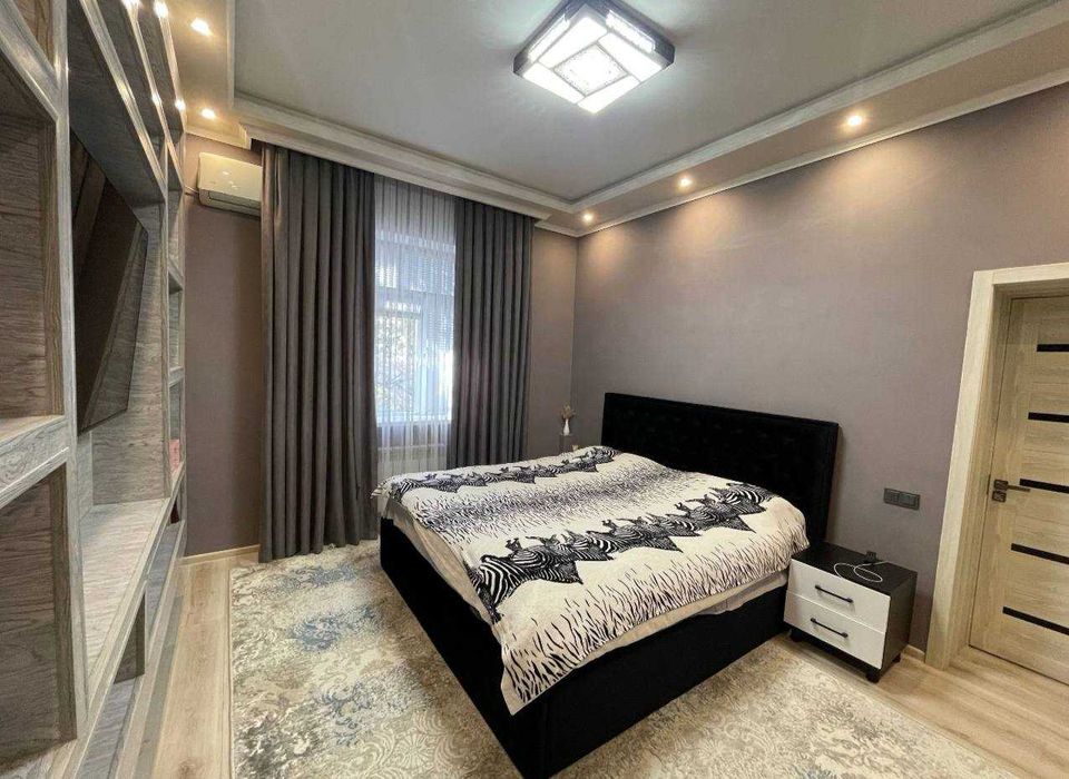 Чиланзар 1  Квартал ВЫСОКОПОТОЛОЧКА 3,40 2/4/4 кирпич