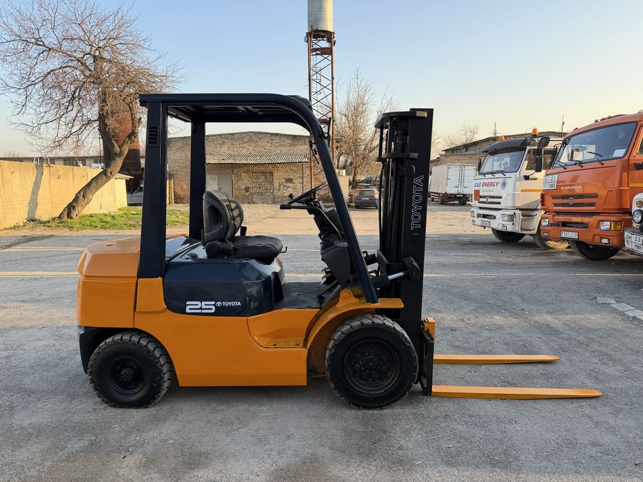 Вилочный погрузчик кара автокара